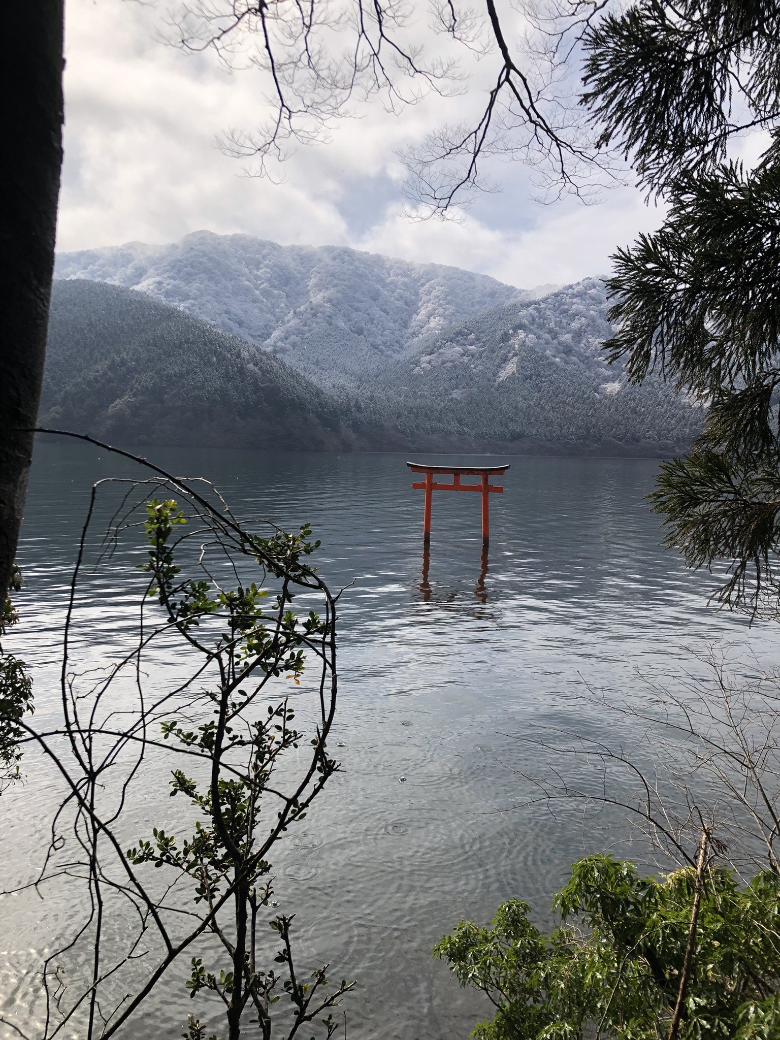 ご縁結びの箱根神社・九頭龍神社